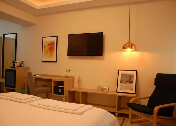 Citizen 9 4* Thessalonique